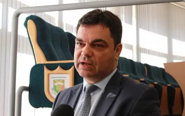 Кметът на Димитровград подарява трибагреници