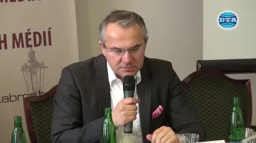 Бабиш не може да тропне по масата и отмени сделката