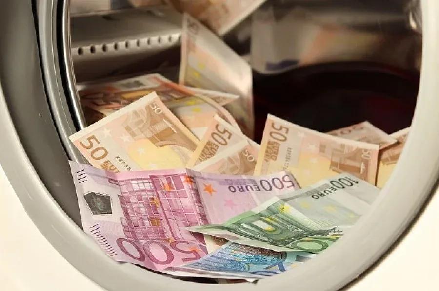 До 10 млн. глоба за пране на пари