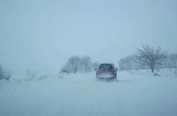 Частично бедствено положение в Главиница, села без ток в Южна България