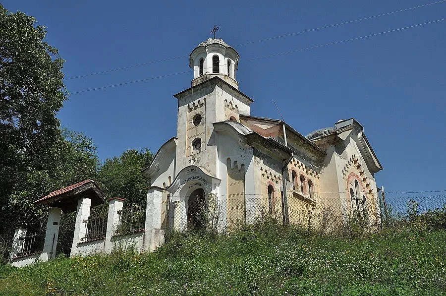 Най-хубавият храм в Берковско няма свещеник