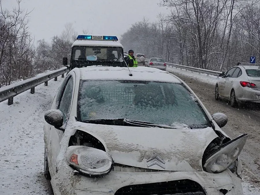 Бременна жена катастрофира край Благоевград