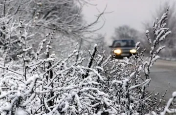 Къде снегът затвори пътища?