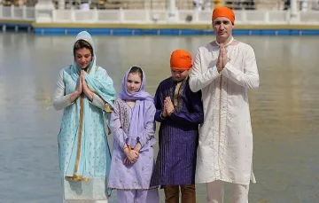 Канадският премиер Трюдо показа умения на танцьор в Индия