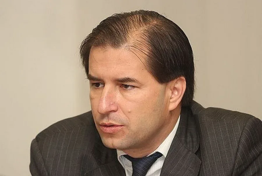 Жаблянов падна в политически мач