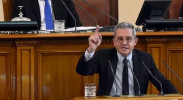 ДПС отказа да участва във "фарса" с оставката на Жаблянов и напусна залата