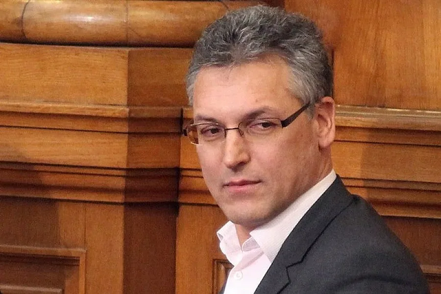 Утре внасят подписката за оставката на Жаблянов