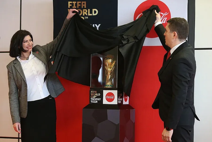Световната купа на ФИФА пристигна в България