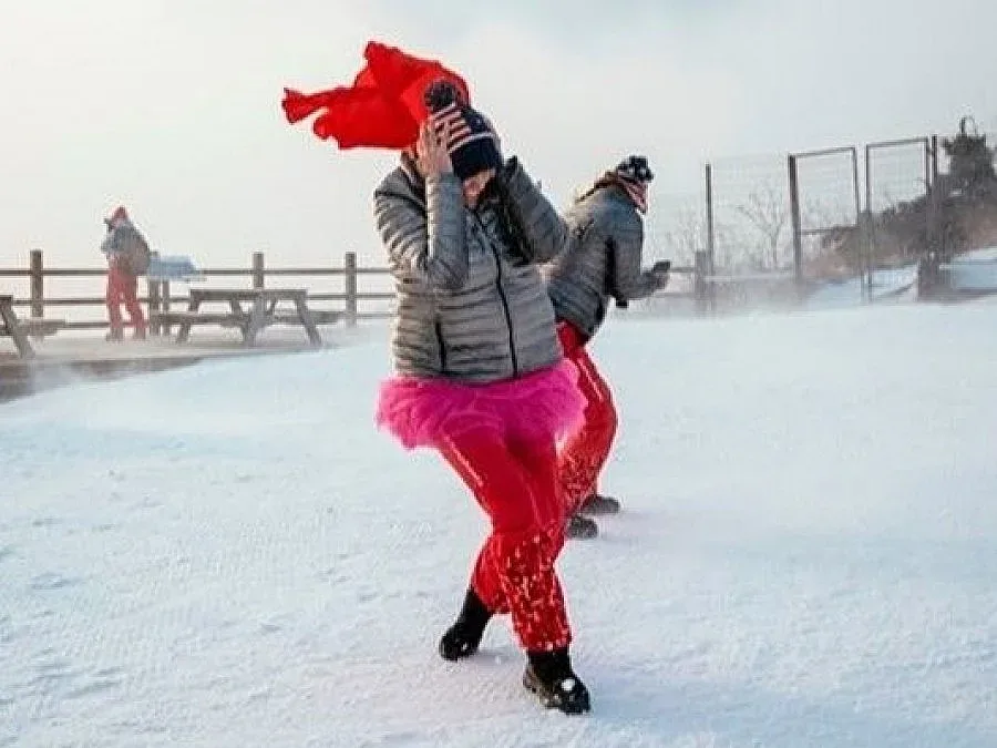 Мощна буря парализира олимпийските игри