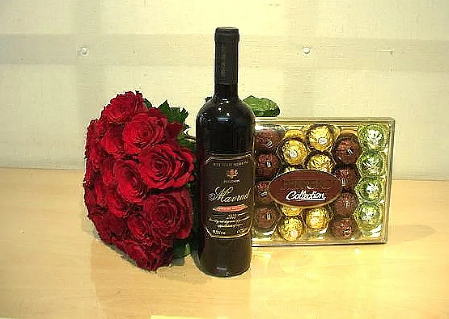 Св. Валентин или Трифон Зарезан - изберете сами!