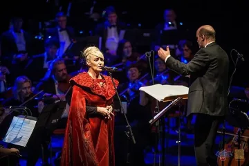 Лиса Джерард пее парче за "Оскар" в НДК