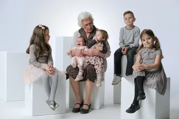 Фамилията на баба Дека, в която винаги има място за още деца