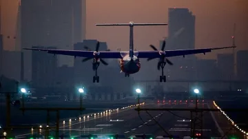 Откриха неизбухнала бомба до едно от летищата в Лондон