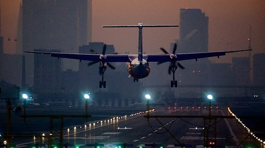 Откриха неизбухнала бомба до едно от летищата в Лондон