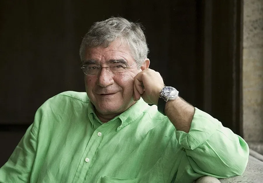 Роботи пренасят деца на Ледения континент