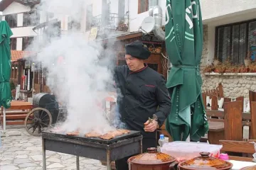 Мелник черпи чужденци с еликсир на боговете