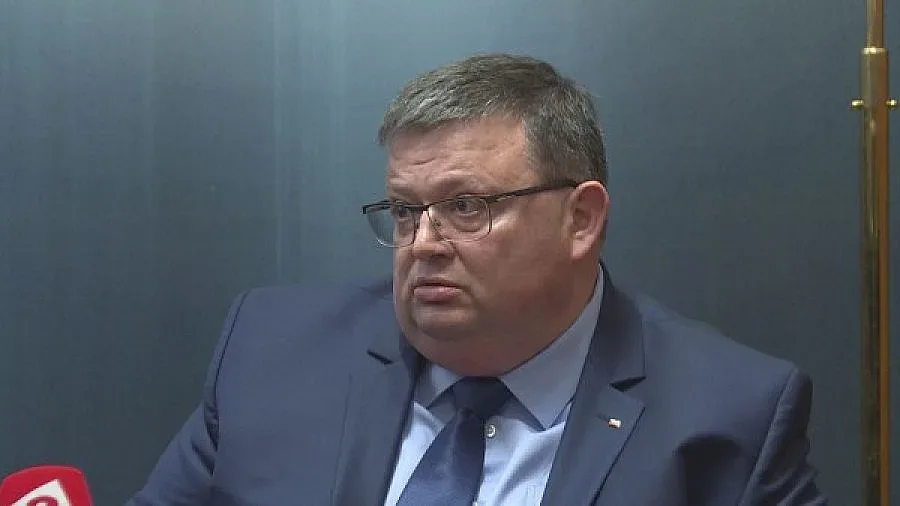 Цацаров иска от Корнелия пълната информация за Шумен