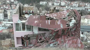 Отпускат 3000 лв. на семейство от Смолян, за да оправят покрива си след ураганния вятър