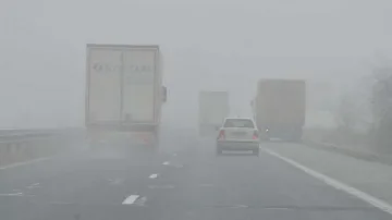 Мъглата мъчи шофьорите - вижте къде