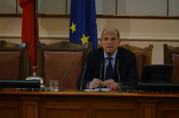 Тома Томов: Чака ни нова ужасна Студена война