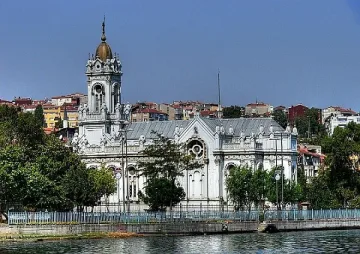 Митрополит Киприан с първа литургия в "Свети Стефан" след ремонта