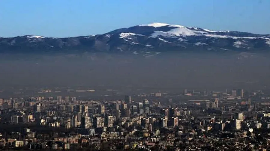 Топло и дъждовно