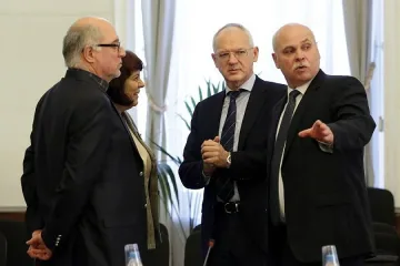 Работодатели: Скъпият ток повлече цените на храните