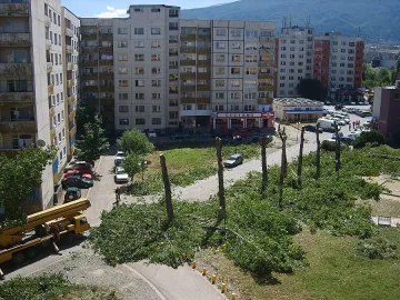 Мъж заплаши да скочи от 9-ия етаж в "Студентски град" /ОБНОВЕНА/