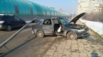 Рязаха кола, за да спасят момиче след катастрофа