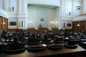 Парламентът гласува вота на недоверие към кабинета „Борисов 3“