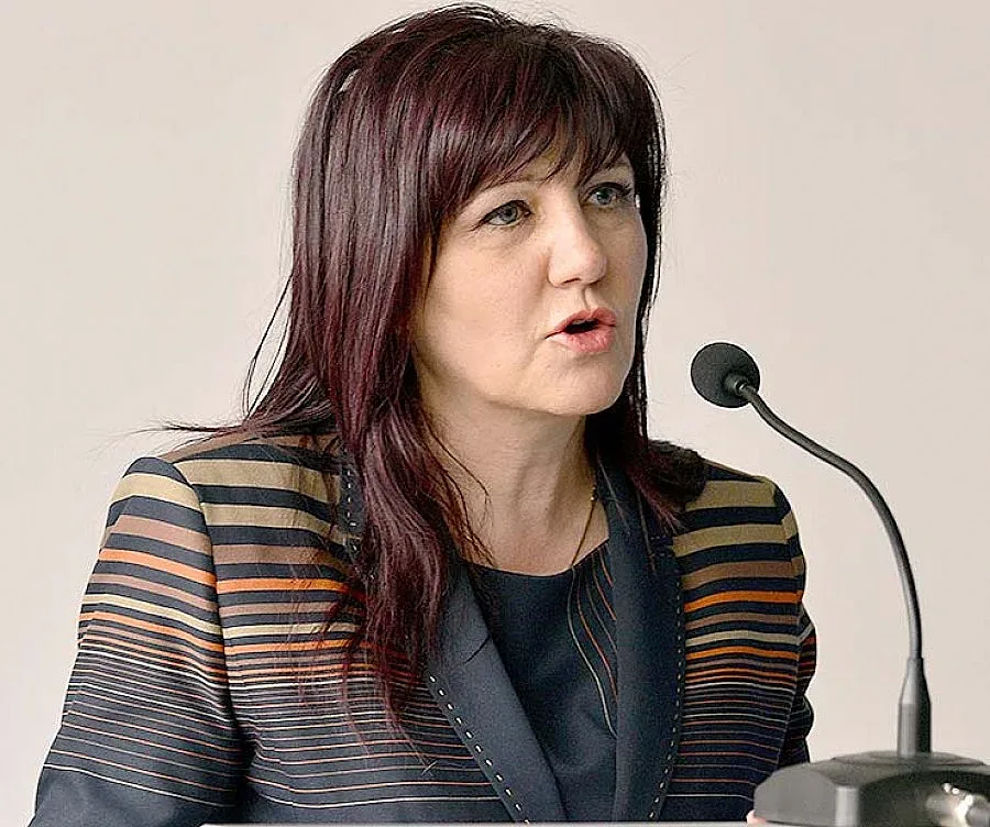 Караянчева: Президентът има вина за ниския рейтинг на парламента