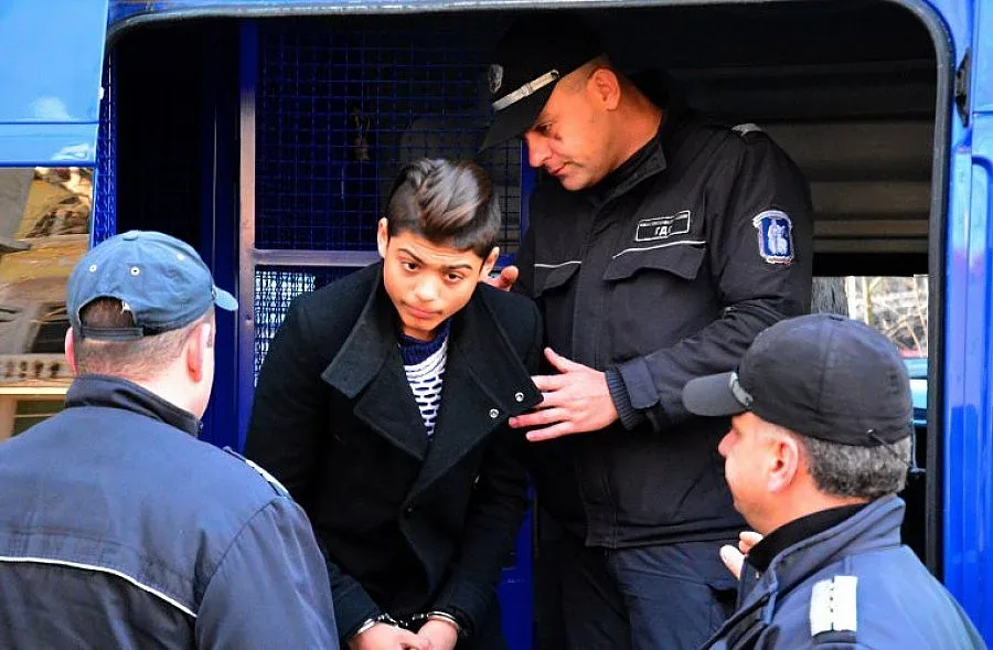 ОБЗОР: Хлапето-убиец обичало да бие възрастни хора