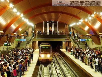 Жива музика в метрото за неговата 20-годишнина