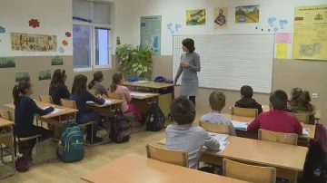 Повече пари за учителите в отдалечените райони и малките общини