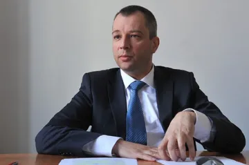 Заплатите ще растат по-бързо тази година