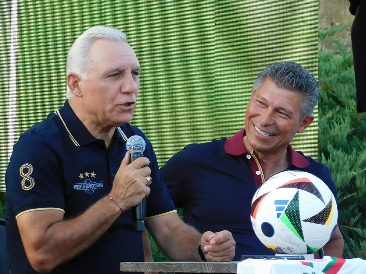 Стоичков и  Балъков участваха в "Мачът на легендите"