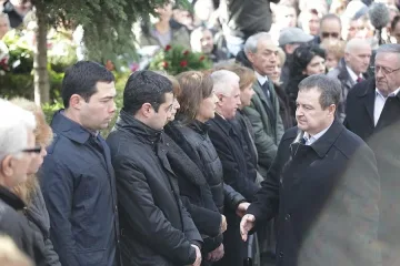 Погребаха Оливер Иванович в Белград