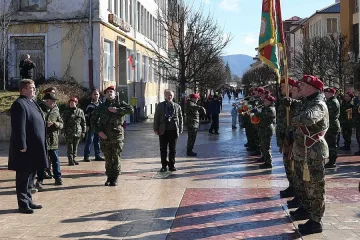 Каракачанов: Ще въведем платена доброволна служба в армията