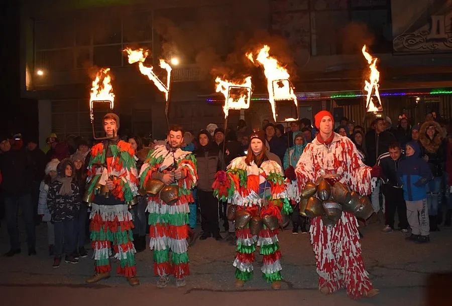 Пернишко преживя магичната нощ на Сурова