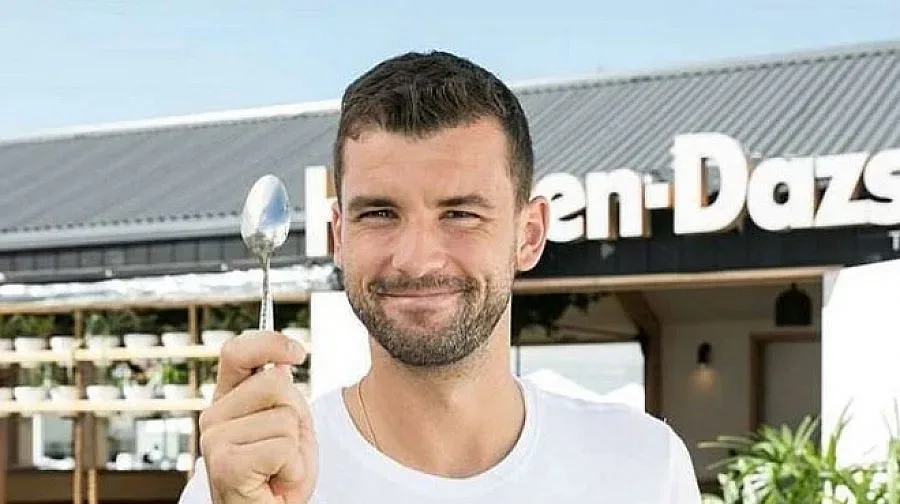 Григор рекламира сладолед