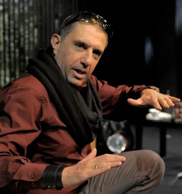 Юрий Дачев: Обичаме се в ролята на жертви