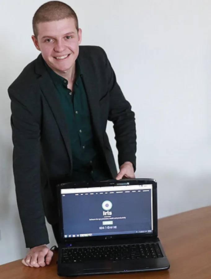 Българин създаде програма, която пази очите от екраните