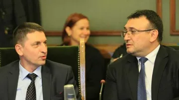 МВР прави показно - търси 511 престъпници из страната