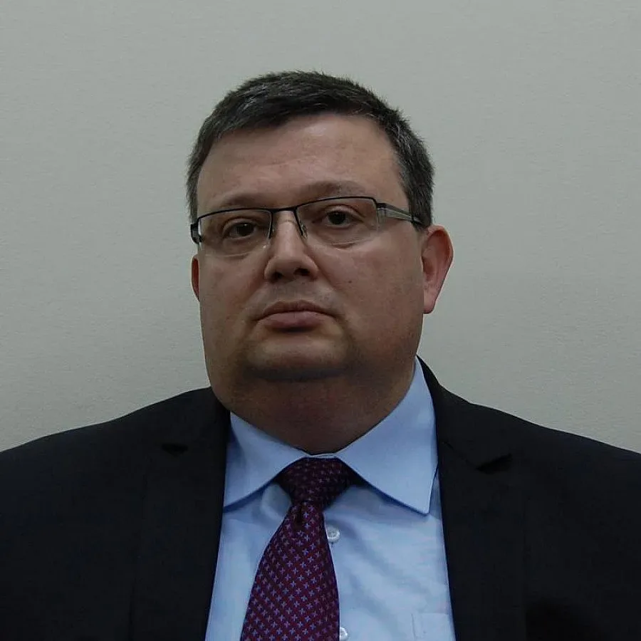 Цацаров потвърди пред парламента: Росен Ангелов убил 6-имата и се самоубил /ОБНОВЕНА/