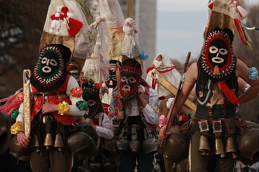 Пернишко се готви за магията на Сурва