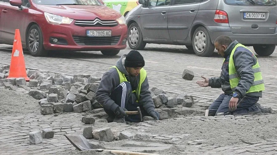 ЗА ПОРЕДЕН ПЪТ: Пак ремонти на "Дондуков"