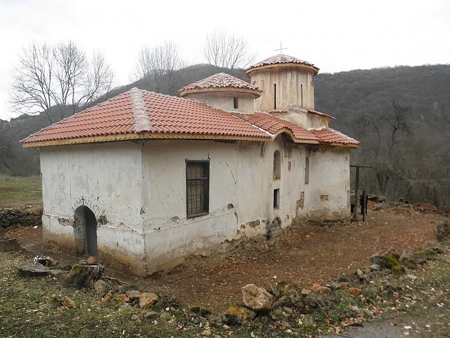 Трънският манастир чака по-добри дни