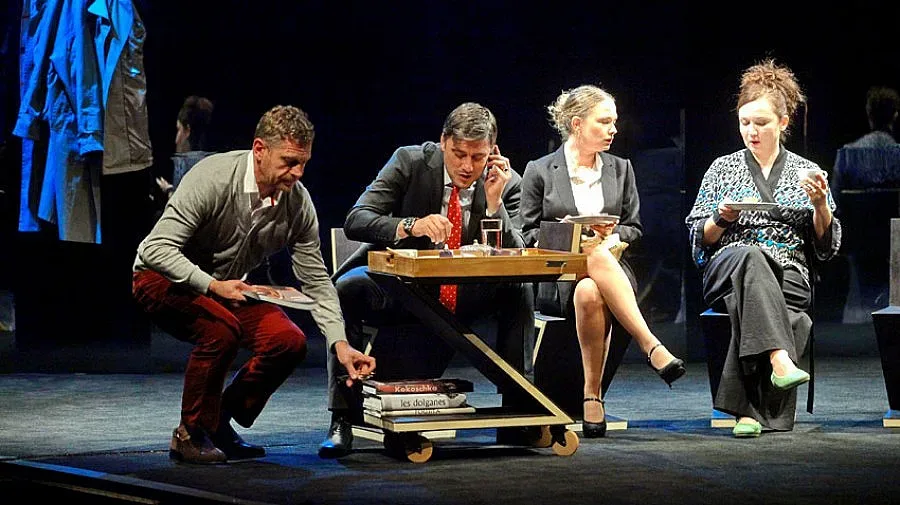 Хитове на Народния покоряват Тулуза и Париж