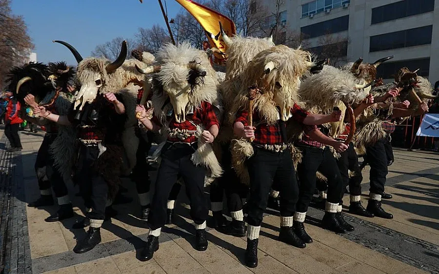 Италианци на тур за Сурва