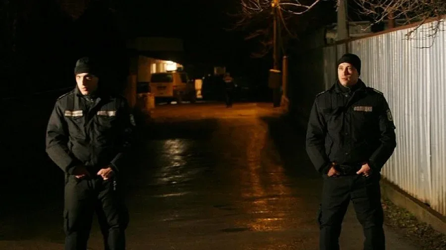 Възобновяват огледа на мястото на петорното убийство в Нови Искър